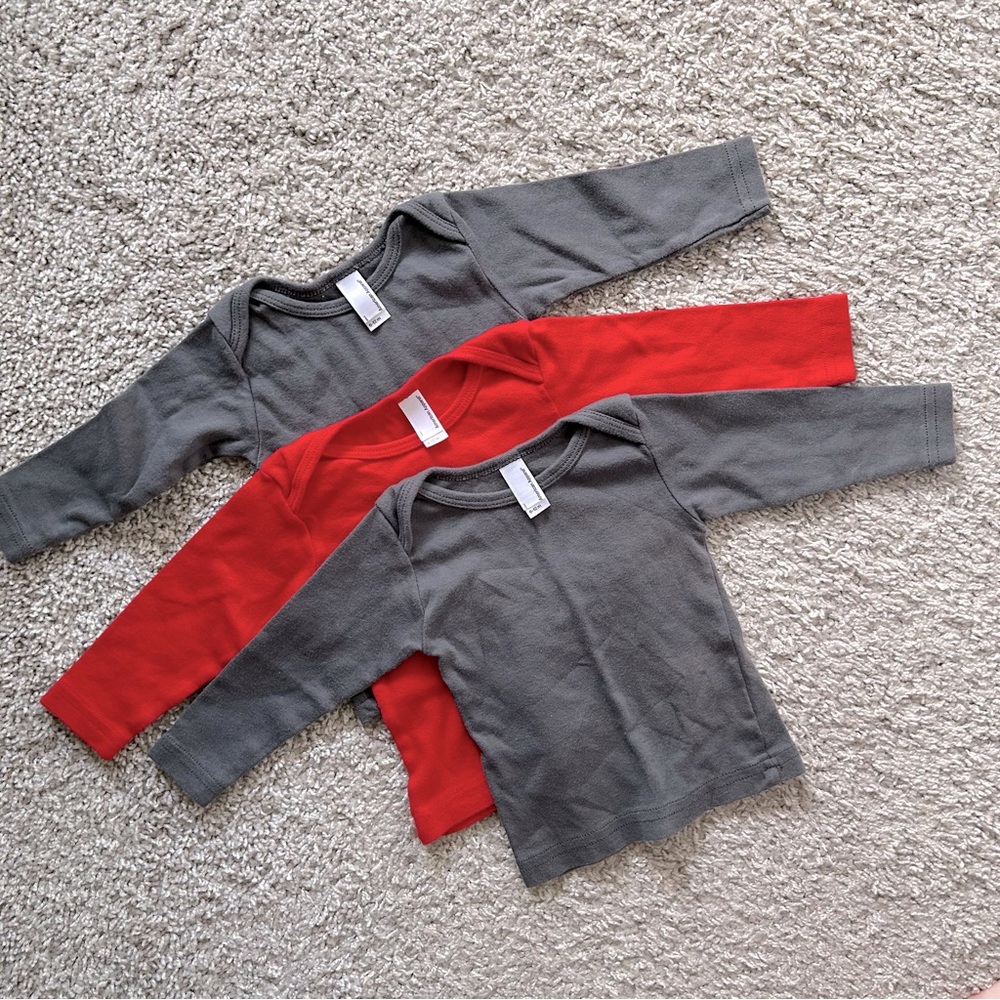 NWOT Lot of 3 unisex l/s baby t-shirts